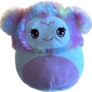 Amara the scented yeti. Squishmallows. 8”